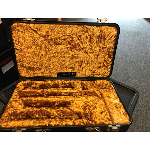 SA combo hard case (like new)